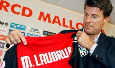 Michael Laudrup løn og fodboldliv